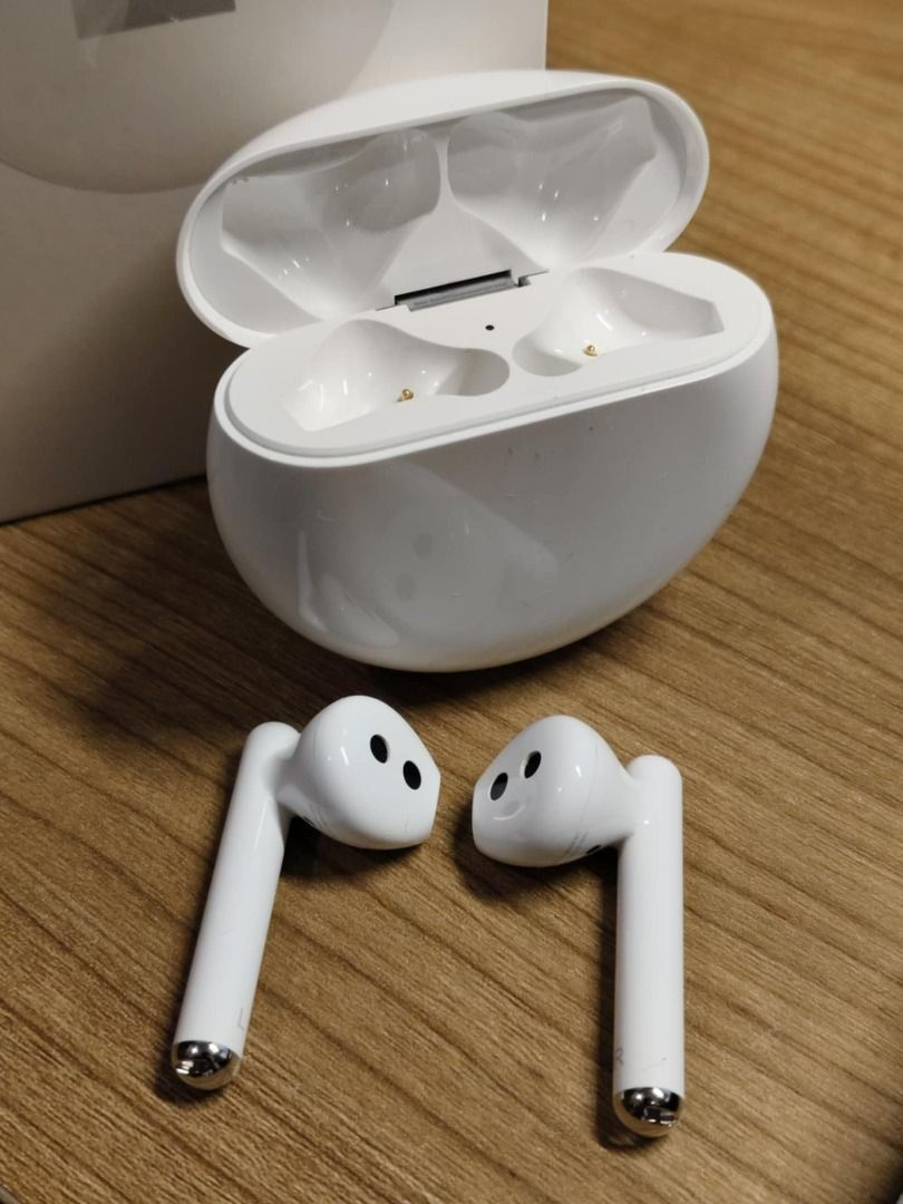 HUAWEI FreeBuds 3 Wireless Earbuds (Category: Earphones) located in Pasay City. Submitted by mosesojera (Listing ID 1444663269, Image 3). Description: - HUAWEI FreeBuds 3 (White) - Includes charging case and USB-C cable - Original packaging intact - Superior sound quality - Seamless device pairing - Barely used - In great condition and with complete and original accessories (box, charger cord, manual, etc.) RFS: Not used anymore Location: Pasay.