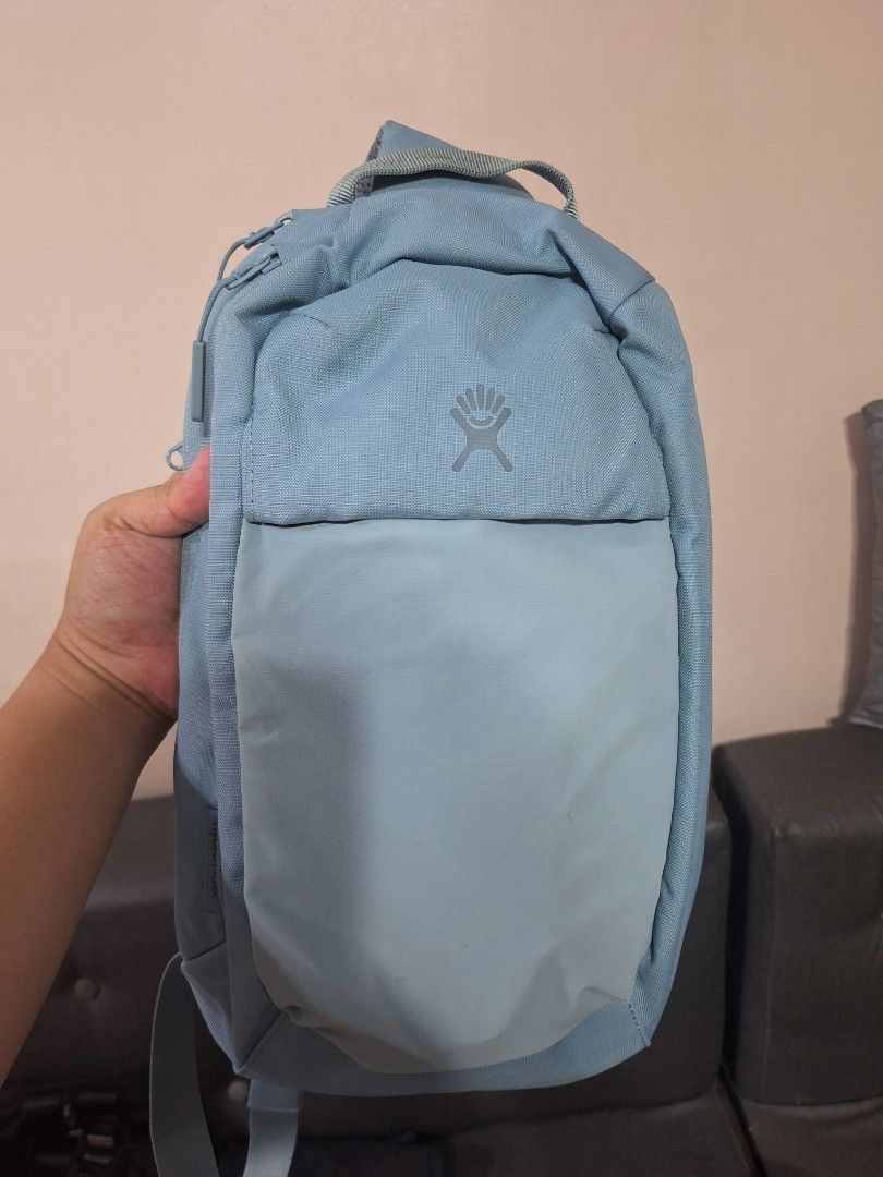 Hydro Flask Slingback Bottle Pack Baltic (Category: Sling Bags) located in Manila. Submitted by caster_tee (Listing ID 1444554089, Image 2). Description: - Hydro Flask Slingback Bottle Pack in Baltic color - Versatile bag for essentials and your water bottle - Ideal for day trips and everyday use - Features multiple compartments for organized storage - Adjustable strap for a comfortable, customized fit purchase at 4k+ in travel club outlet.