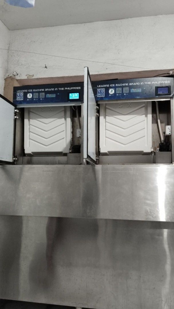 INNOVATION MACHINES Commercial Ice Maker IM-3000 (Category: Other Kitchen Appliances) located in Quezon City. Submitted by fpam13 (Listing ID 1444645260, Image 3). Description: - Brand: INNOVATION MACHINES - Model: IM-3000 - Power: 4500W - Daily Ice Yield: 1800 KG - Ice Cubes per Cycle: 683 pcs - Refrigerant: R404a/2400grams - Weight: 230KG - Origin: Made in Taiwan - Ideal for: High-volume commer Package 1 tonner ice cube machine. - 2 sets filter