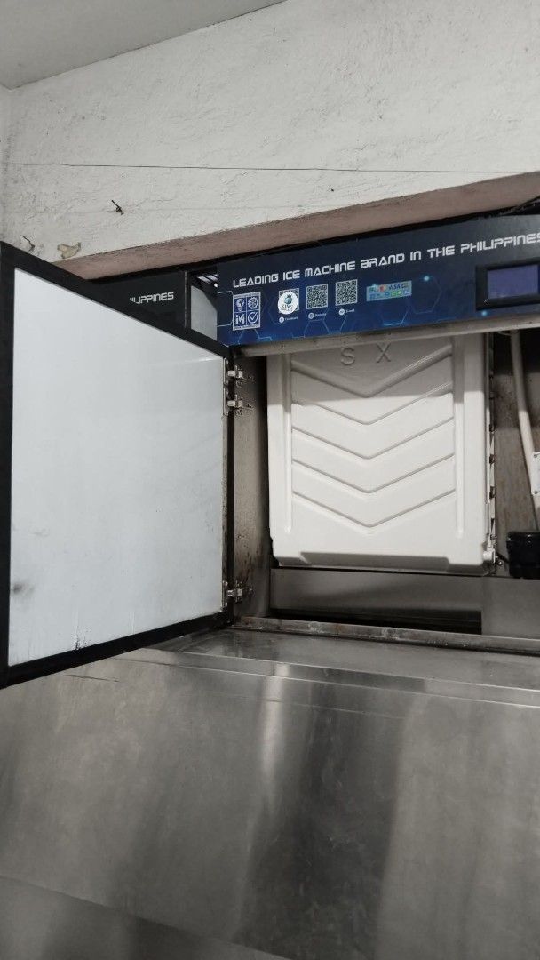 INNOVATION MACHINES Commercial Ice Maker IM-3000 (Category: Other Kitchen Appliances) located in Quezon City. Submitted by fpam13 (Listing ID 1444645260, Image 2). Description: - Brand: INNOVATION MACHINES - Model: IM-3000 - Power: 4500W - Daily Ice Yield: 1800 KG - Ice Cubes per Cycle: 683 pcs - Refrigerant: R404a/2400grams - Weight: 230KG - Origin: Made in Taiwan - Ideal for: High-volume commer Package 1 tonner ice cube machine. - 2 sets filter