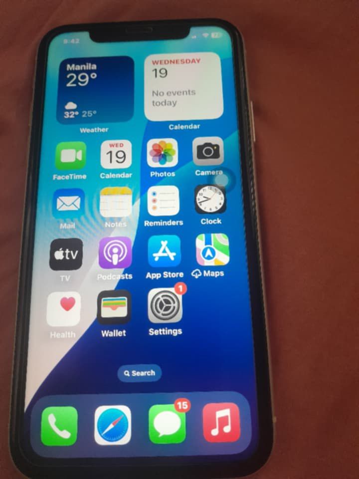 iPhone 11 (Category: iPhone X Series) located in Cagayan de Oro. Submitted by ecolive (Listing ID 1444676375, Image 2). Description: - iPhone 11 - Color: Silver - Storage: 128GB - Condition: 7/10 (Good) Pwede swap sa android cellphone - Meetup locations: chowking spmc(davao city.