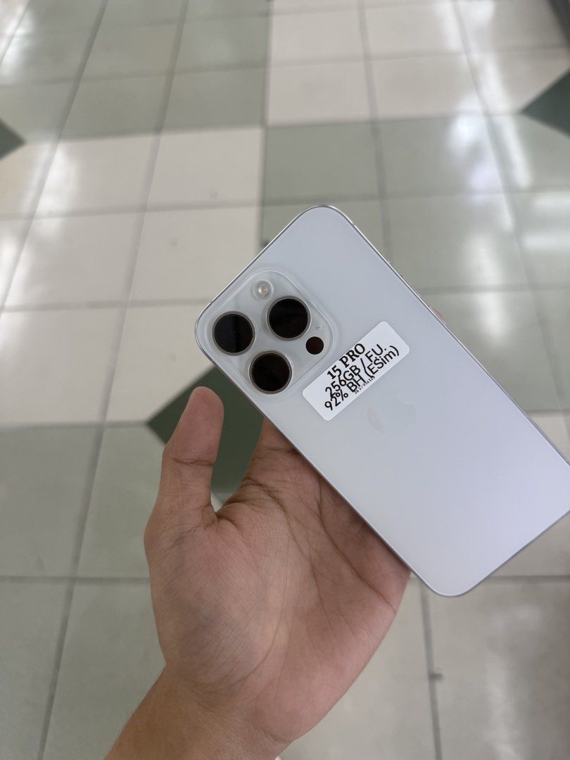 iPhone 15 Pro eSIM 256gb FU 92% batt US Variant (Category: iPhone 15 Series) located in Manila. Submitted by carimgadgets (Listing ID 1444677698, Image 2). Description: .
