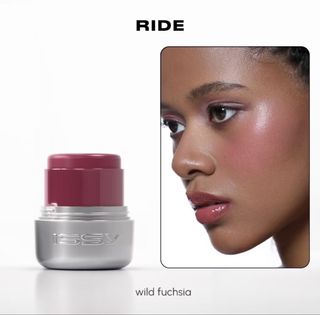 (Category: ) located in . Submitted by sizzies_fashion_style (Listing ID 1444610612, Image 1). Description: .