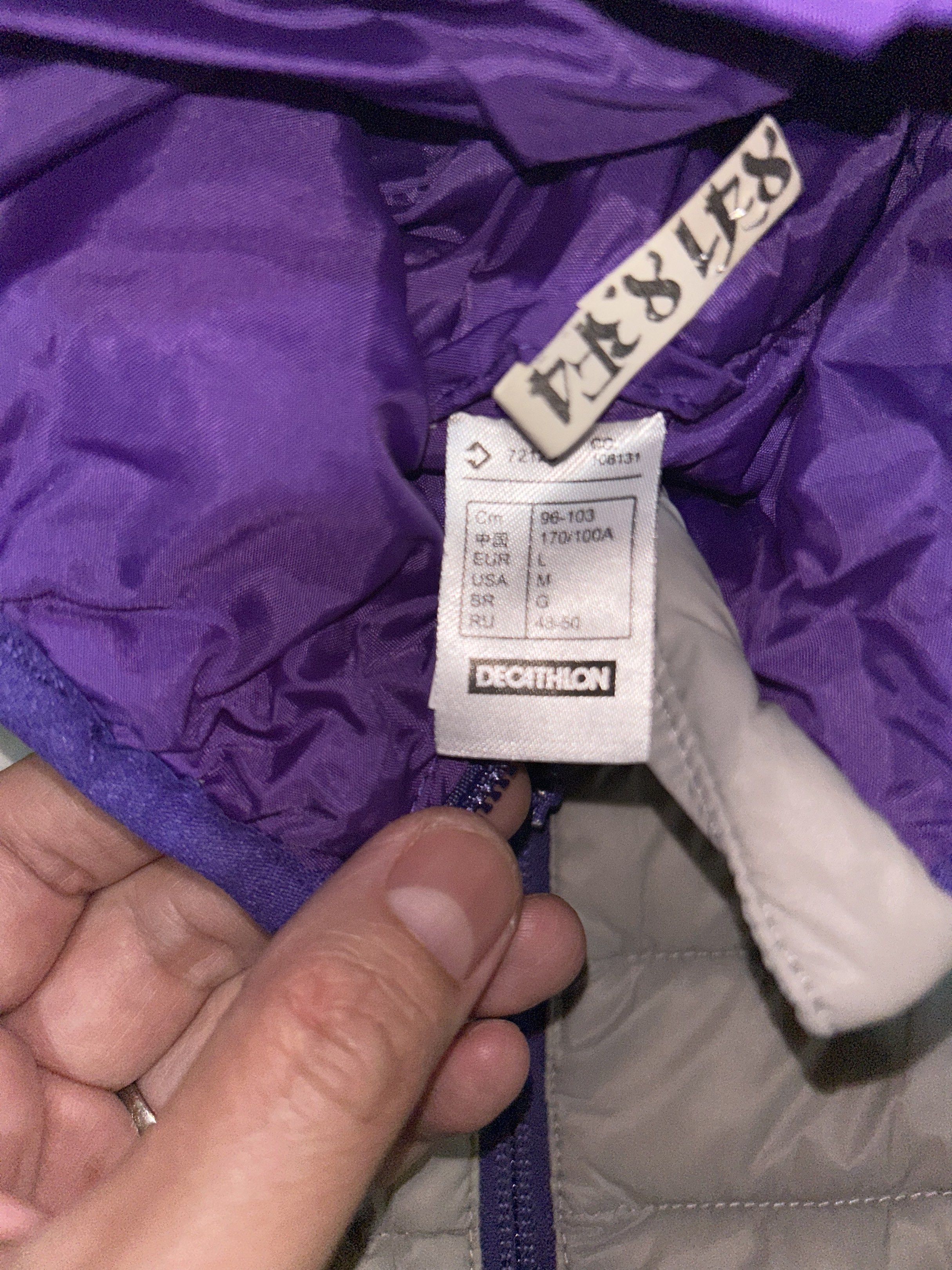 Jacket (Category: Coats, Jackets and Outerwear) located in Singapore. Submitted by qroyston (Listing ID 1444590049, Image 8). Description: .