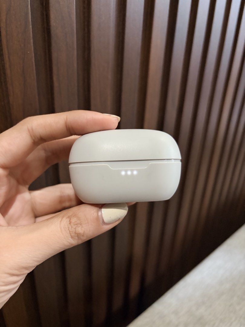 JBL Wireless Earbuds with Charging Case (Category: Earphones) located in Manila. Submitted by jeyn.31 (Listing ID 1444572627, Image 2). Description: - White JBL wireless earbuds - Includes charging case - USB-C charging port - Case features battery indicator lights - Ideal for music and calls - Compact and portable design Rfs: need headphones for gaming.