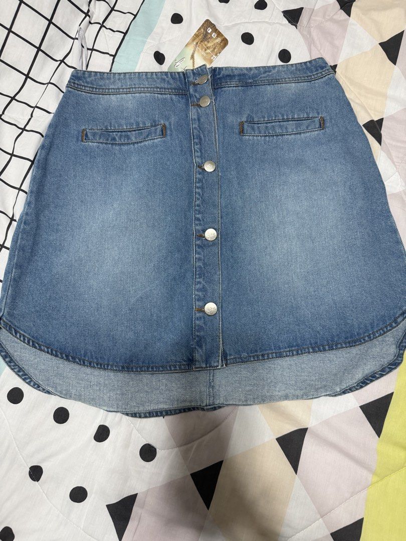 Just G Denim Skirt A-line (Category: Skirts) located in Makati City. Submitted by martina.declutters (Listing ID 1444577756, Image 1). Description: .