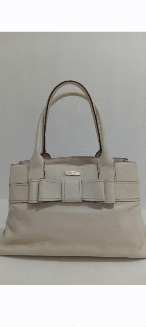Kate Spade Bow CREAM leather Handbag (Category: Luxury Bags & Wallets) located in Navotas City. Submitted by ms.soulana (Listing ID 1428353668, Image 3). Description: PREOWNED LIGHTLY USED Authentic KATE SPADE BOW DETAILED CREAM LEATHER HANDBAG LARGE wth Polka Printed Cloth lining Min Sign of Used Good Condition 9/10 .