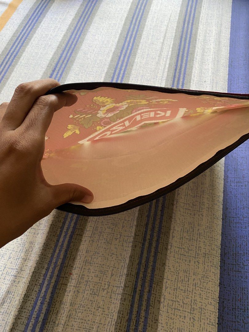 Kenzo Bag Floral Pouch (Category: Purses & Pouches) located in Tuguegarao City. Submitted by road.thriftnvintage (Listing ID 1444560840, Image 3). Description: .