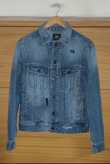 (Category: ) located in . Submitted by ThriftMoYanEh (Listing ID 1444536049, Image 1). Description: .