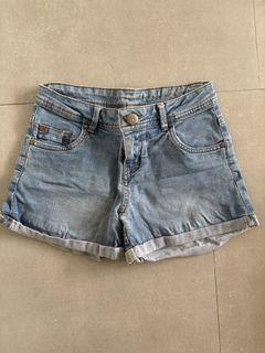 (Category: ) located in . Submitted by amifund (Listing ID 1444560092, Image 1). Description: .