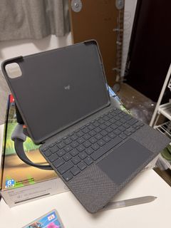 Logitech iPad Pro Combo Touch498400565721180160