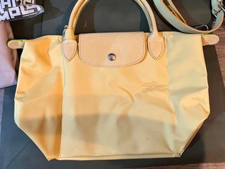 (Category: ) located in . Submitted by lovedbymeclothes (Listing ID 1444608686, Image 1). Description: .