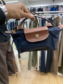 (Category: ) located in . Submitted by deensthrifting (Listing ID 1444632354, Image 1). Description: .