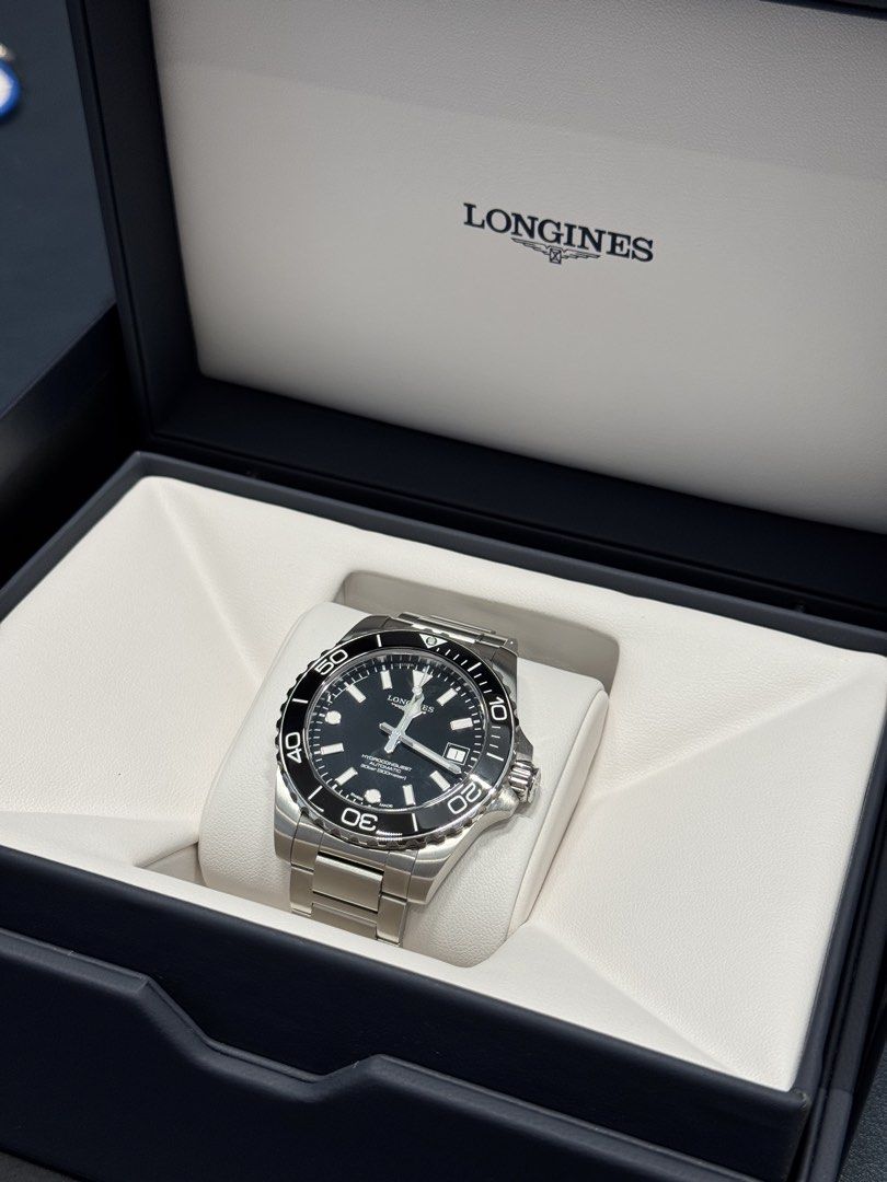 Longines Hydroconquest (PASABUY) (Category: Luxury Watches) located in Pasig City. Submitted by watch_up.mnl (Listing ID 1444531547, Image 1). Description: Longines hydroconquest 2026 39mm / 42mm Pasabuy - will directly buy from HK Longines AD Colors and size upon availability please message me first ETA: July (i will personally bring to manila) Minimal fee only No flight courier charge For interested buyers reservation fee is needed (non-refunda