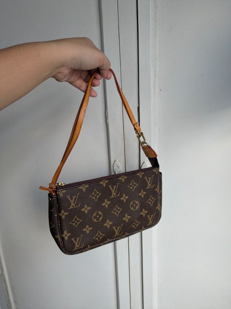 Louis Vuitton Pochette Bag (Category: Luxury Bags & Wallets) located in Quezon City. Submitted by nnncorner (Listing ID 1444517014, Image 1). Description: Louis Vuitton Accessories Pochette Bag Japan Source ( no inclusions ) pls self authenticate I stated it's Japan Source Code M51890 Iconic Monogram Coated Canvas with removable pattina strap Depth: 3 cm (1.18 in) Width: 21 cm (8.26 in) Height: 13 cm (5.11 in) Hand carry or shoulder bag style 9/1