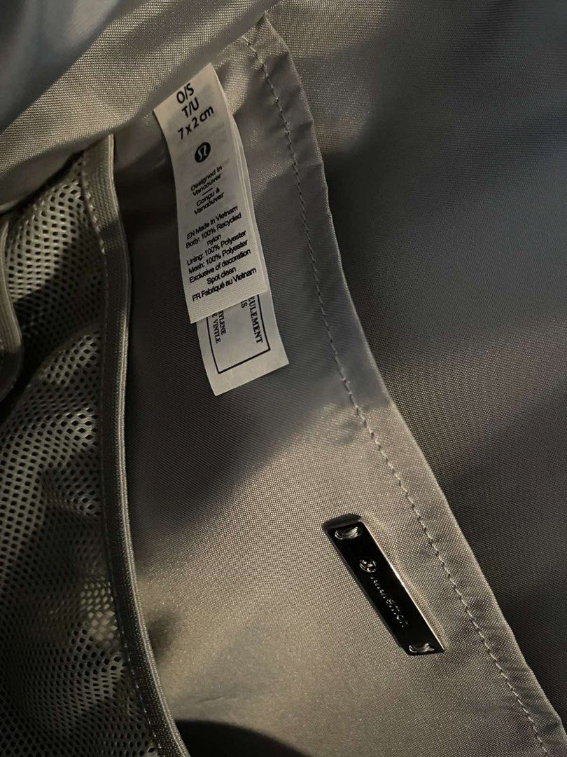 Lululemon Black Diaper Bag (Category: Maternity Care) located in San Juan City. Submitted by rlcaps (Listing ID 1444623933, Image 3). Description: Lululemon diaper bag, never been used Designed to be lightweight and accessible, it features a wide-open top, specific pockets for snacks and wipes, and a removable pouch that doubles as a changing mat. Ready to ship/meet-up..