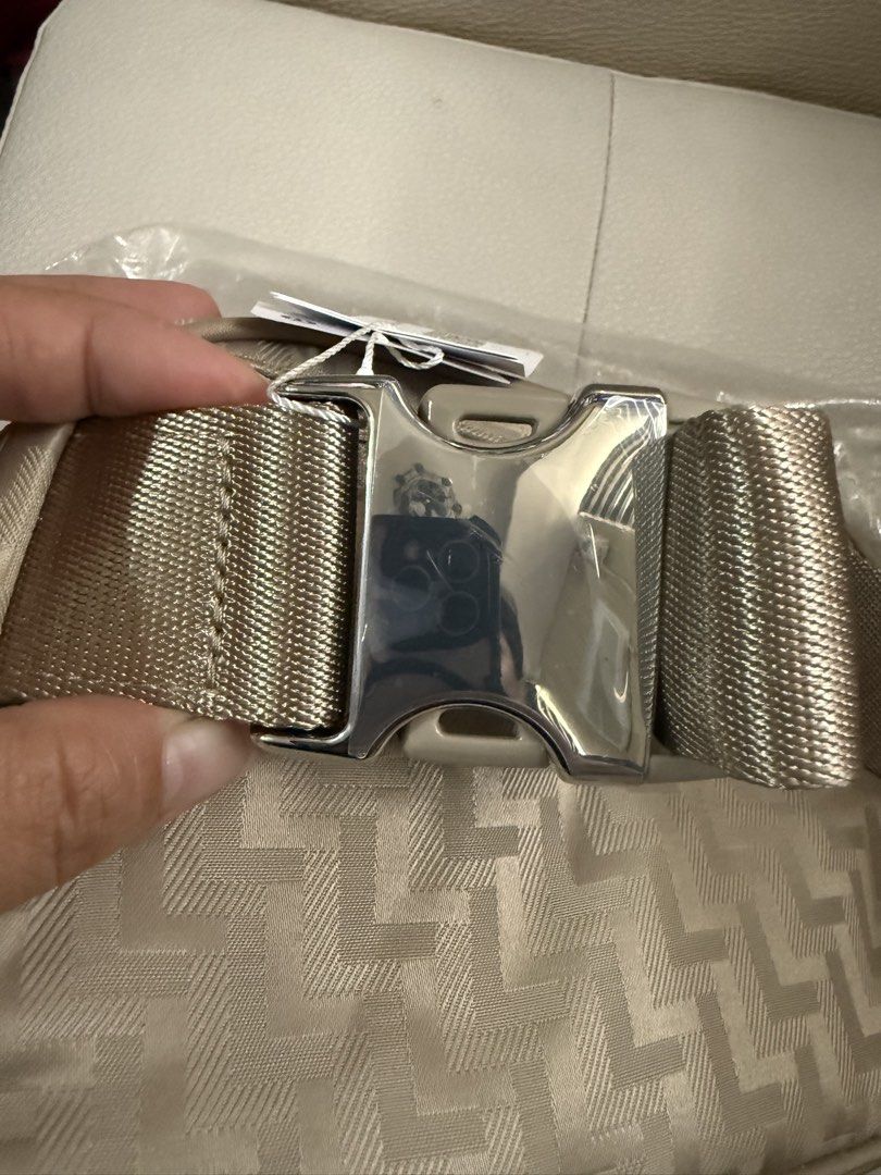 Lululemon Everywhere Belt Bag L Monogram Jacquard (Category: Cross-body Bags) located in Paranaque City. Submitted by segundamano3 (Listing ID 1444561589, Image 3). Description: - Lululemon Everywhere Belt Bag 1L - L Monogram Jacquard design - Color: Sheer Oak - Adjustable strap with buckle - Main zippered compartment - Interior mesh pockets - Ideal for keeping essentials accessible - Brand new with original tags .