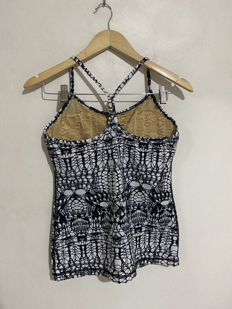 Lululemon power y tank top 8 (Category: Activewear) located in Subic. Submitted by petitecorner22 (Listing ID 1444614058, Image 2). Description: Padded.