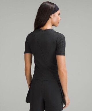 Lululemon ribbed assymetrical cotton tshirt dot 2 (Category: Activewear) located in Iba. Submitted by xooperfindslb (Listing ID 1444656984, Image 2). Description: Lululemon ribbed assymetrical cotton tshirt Black dot 2 base on size guide Chest width - 15” when laid flat Can pass as new No issue Cut tag lang.