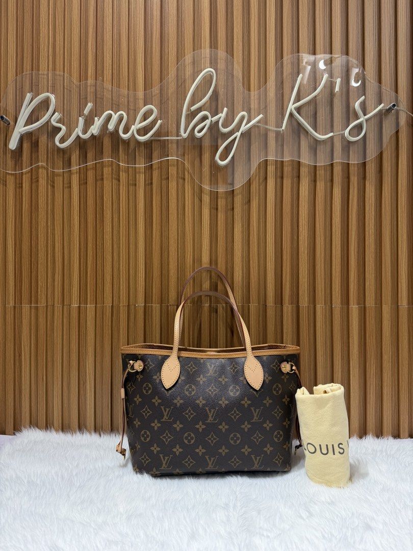 LV Neverfull PM size (Category: Luxury Bags & Wallets) located in Manila. Submitted by ktjvr (Listing ID 1444628195, Image 1). Description: With box and dustbag Ready to ship.