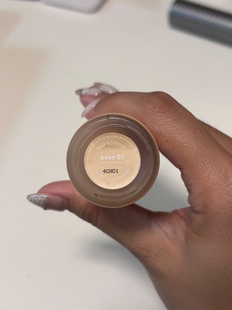 Makeup Base Bundle (Foundation + Illuminators) (Category: Makeup) located in Makati City. Submitted by rkivegf_ (Listing ID 1444627866, Image 3). Description: GET ALL FOR 600!! includes: - sola foundation primer natural beige (₱699) 2028 expiration - blk glow filter sand (₱599) - blk glow filter island glow (₱599) - sunnies base booster 01 (₱695) 💸: total cost would be ₱2592 🧾: payment first basis (GCash, BDO) 📦: lalamove / JRS (shouldered by 