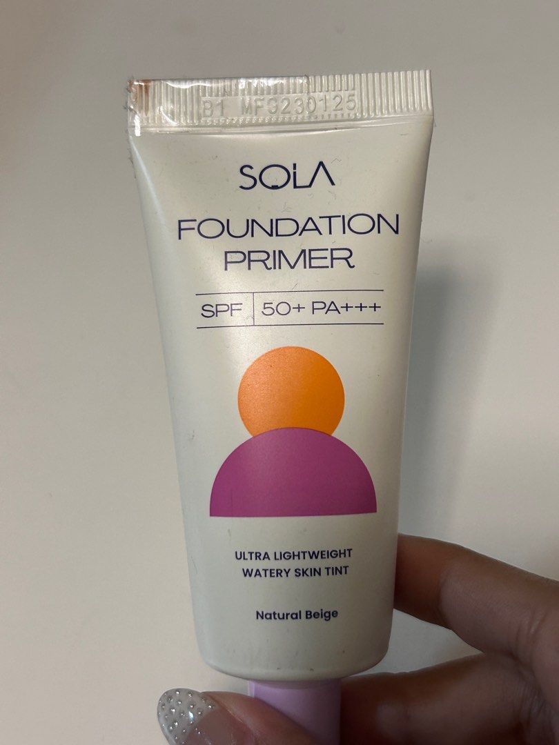 Makeup Base Bundle (Foundation + Illuminators) (Category: Makeup) located in Makati City. Submitted by rkivegf_ (Listing ID 1444627866, Image 2). Description: GET ALL FOR 600!! includes: - sola foundation primer natural beige (₱699) 2028 expiration - blk glow filter sand (₱599) - blk glow filter island glow (₱599) - sunnies base booster 01 (₱695) 💸: total cost would be ₱2592 🧾: payment first basis (GCash, BDO) 📦: lalamove / JRS (shouldered by 
