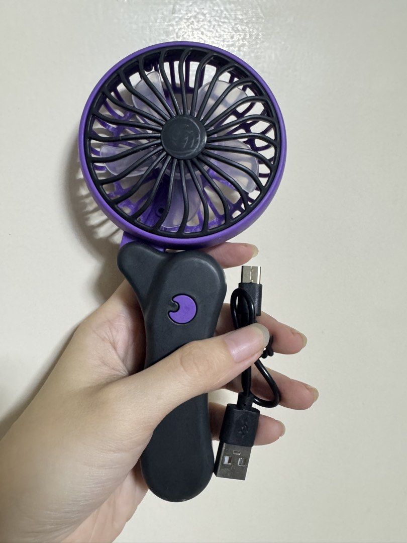 Mini Folding Fan Rechargeable (Category: Other Gadgets) located in Manila. Submitted by shermaineg (Listing ID 1444634538, Image 2). Description: .