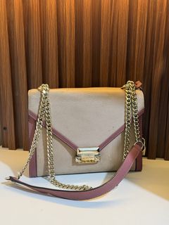 (Category: ) located in . Submitted by THRIFTTHRILLBAGS (Listing ID 1444506332, Image 1). Description: .