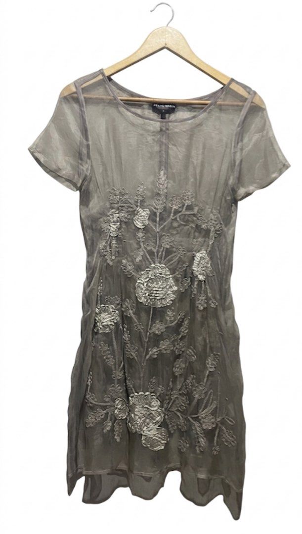 MUNMUN SILK MINI DRESS (Category: Dresses) located in Davao. Submitted by ronz31 (Listing ID 1444628943, Image 2). Description: PTPA/FS MUNMUN SILK MINI DRESS WITH EMBROIDED DESIGN 100% SILK W:16" L:35 SIZE 6/SMALL DM.