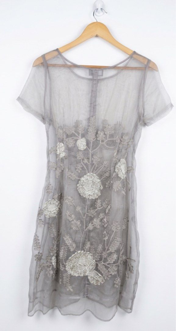MUNMUN SILK MINI DRESS (Category: Dresses) located in Davao. Submitted by ronz31 (Listing ID 1444628943, Image 3). Description: PTPA/FS MUNMUN SILK MINI DRESS WITH EMBROIDED DESIGN 100% SILK W:16" L:35 SIZE 6/SMALL DM.