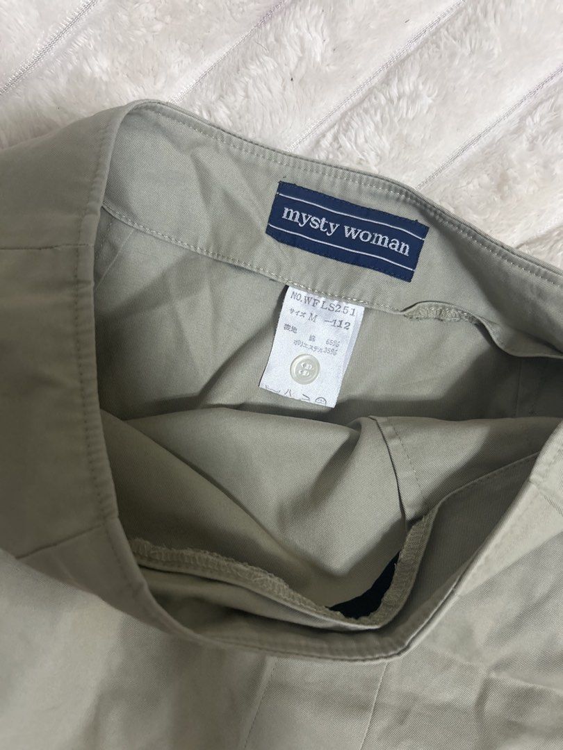 Mysty Woman Mini Skirt (Category: Skirts) located in Paranaque City. Submitted by marengkondo23 (Listing ID 1444594724, Image 2). Description: - Cute light green mini skirt - Brand: Mysty Woman - size:small (fits xs too).