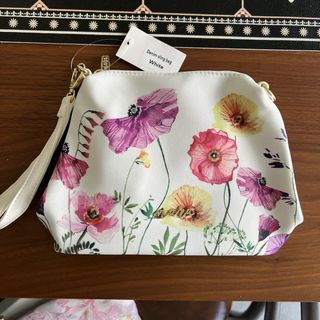 (Category: ) located in . Submitted by weedout_wardrobe (Listing ID 1444536335, Image 1). Description: .
