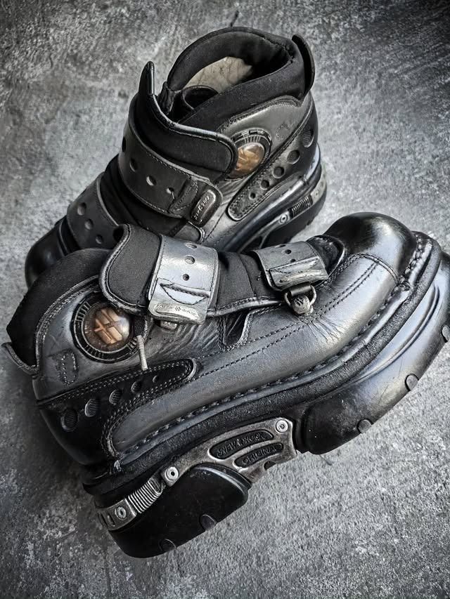 NEW ROCKS M.419 Raver Platform Boots (Category: Boots) located in Makati City. Submitted by cathedrals (Listing ID 1444548364, Image 3). Description: Worn Condition EU 41.