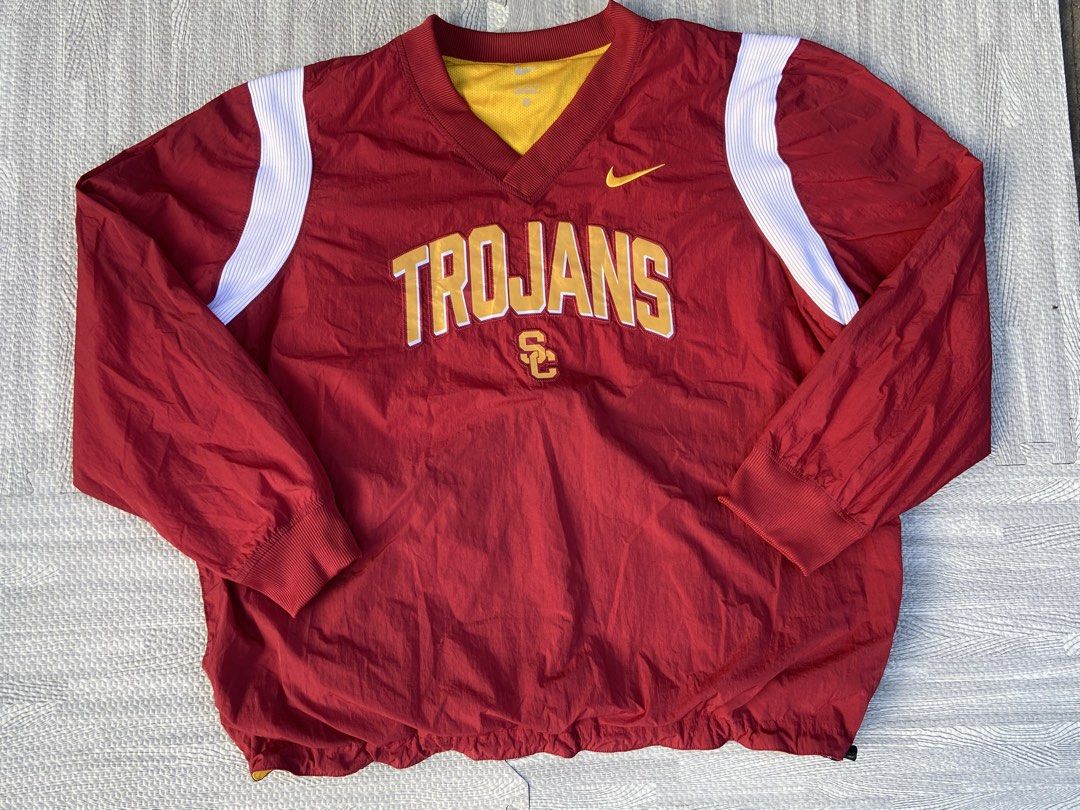 Nike Jersey long sleeve (Wind breaker type) (Category: Coats, Jackets and Outerwear) located in Antipolo. Submitted by ownel (Listing ID 1444618433, Image 2). Description: -Excellent condition -Dimes 29x29 -authentic -wind breaker type.