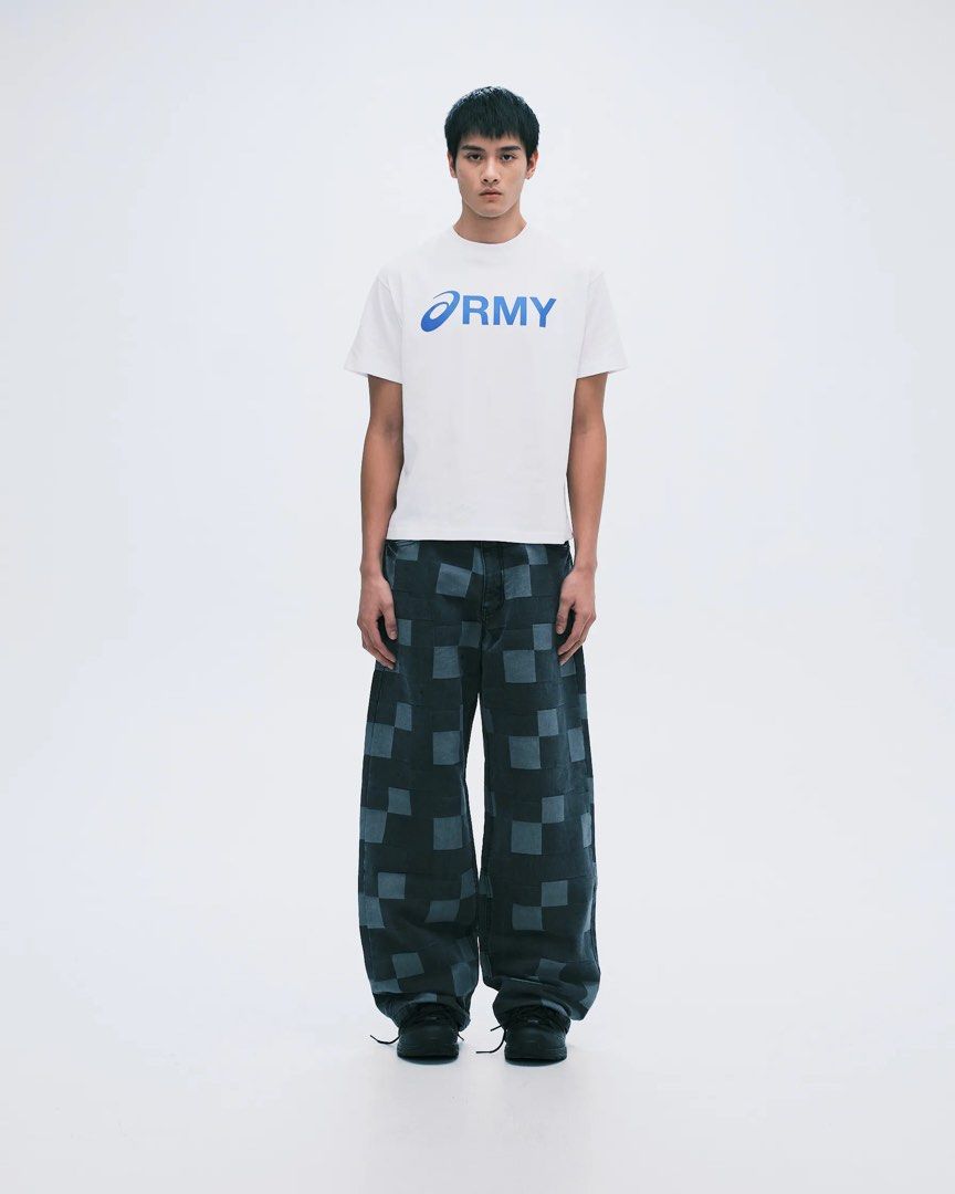 由 readaboutmefirst (刊登 ID 1444678783，圖片 2) 提交，位於 台中市 (Taichung) 的 nul1.org (nu-P47) 2017 Check Jeans 尺寸：L (類別：牛仔褲)，說明：Features _Loose-fit _YKK zippers _Wide-leg style _Mid waist _Five-pocket styling _Garment washed _Check jacquard denim fabric _.org logo leather label on back 原價4000。