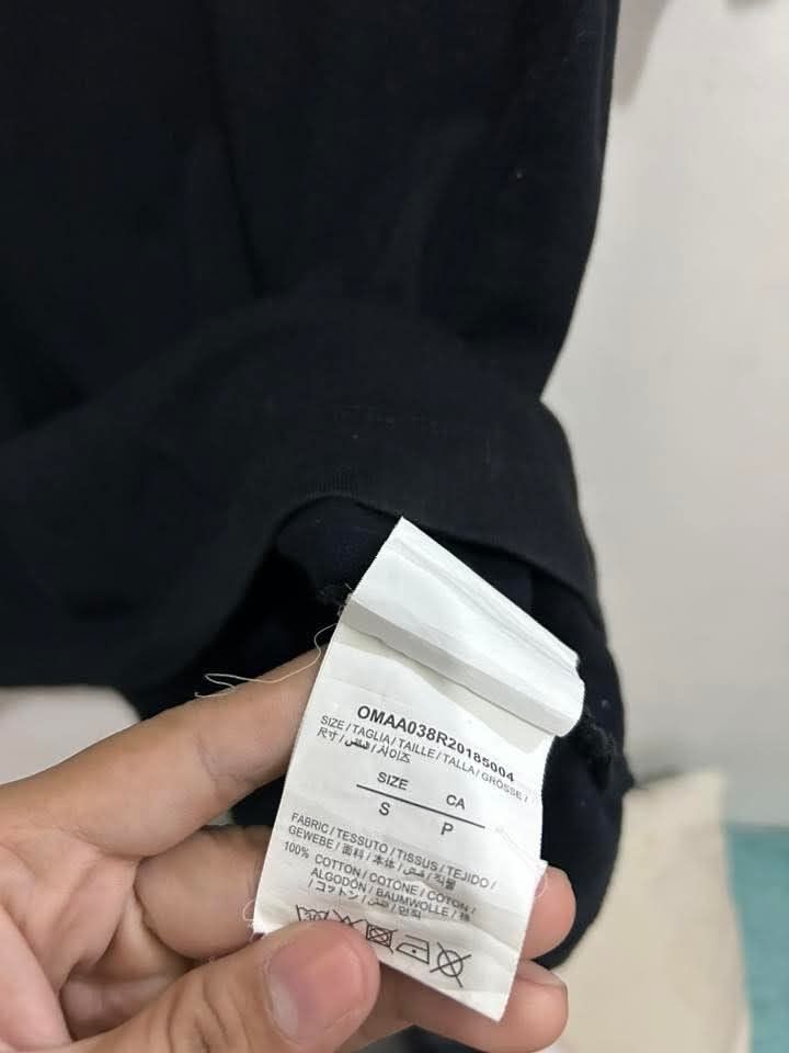 Offwhite (Category: Tshirts & Polo Shirts ) located in Manila. Submitted by closky (Listing ID 1444560245, Image 3). Description: Offwhite Dimes:24x30 Colorrate:9/10 Issue: none 📌Villamor Pasay.