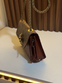 (Category: ) located in . Submitted by THRIFTTHRILLBAGS (Listing ID 1444504268, Image 1). Description: .