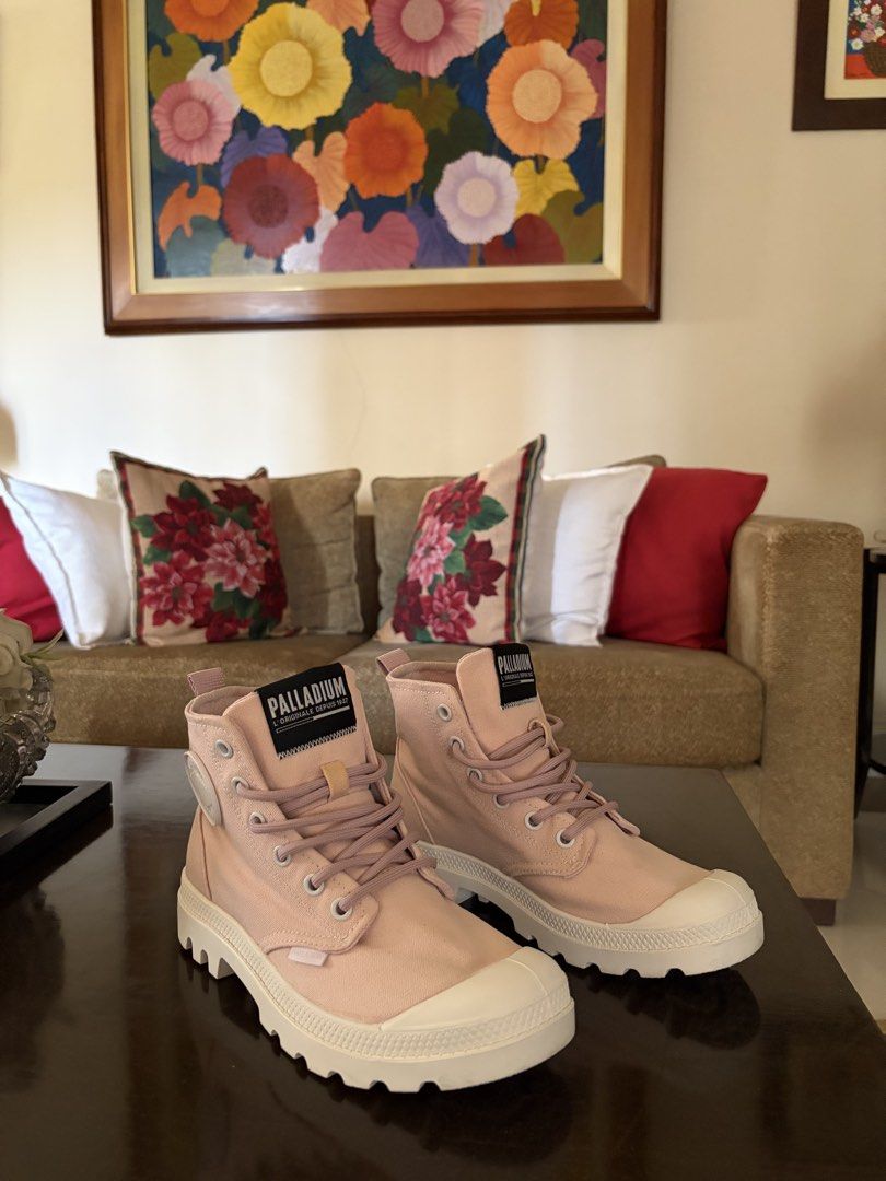 Original Palladium Shoes Womens Boots (Category: Sneakers) located in Bacolor. Submitted by jslpnd (Listing ID 1444201790, Image 2). Description: - Palladium boots in a soft pink canvas finish. - Size: US5 Womens - mga 4-5x ko lang nasuot to RFS : decluttering.