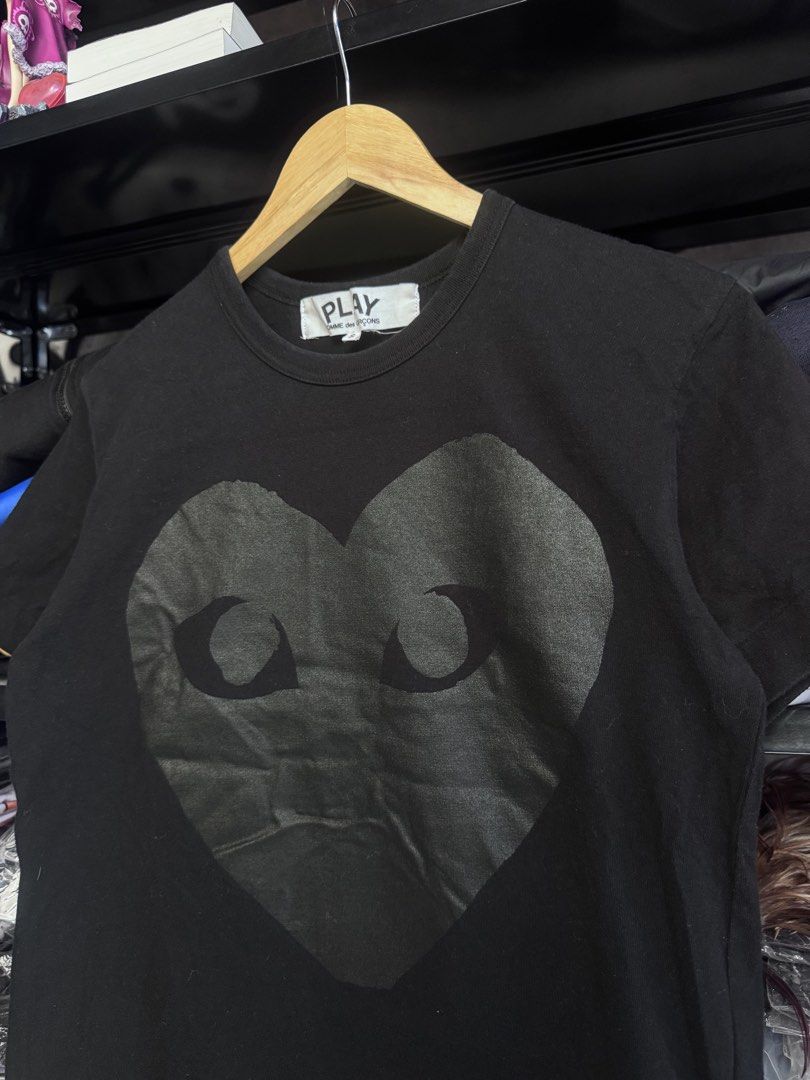 Play Comme des Garcons (Category: Formal Shirts) located in Pasig City. Submitted by dripthrift1600 (Listing ID 1444539784, Image 3). Description: - PLAY COMME DES GARÇONS - Good Condition - Authentic - Sizes Small - Dimes: 18x25 - Made In Japan.