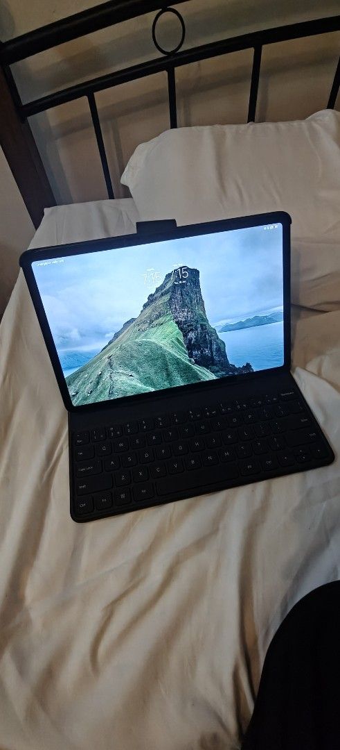 Pristine Redmi Pad 2 Pro 5G (Category: iPad) located in Manila. Submitted by trustedthrifter (Listing ID 1444602027, Image 1). Description: - Pristine Redmi Pad 2 Pro 5G - 128GB storage - 5G connectivity - Includes keyboard case - Includes stylus holder.