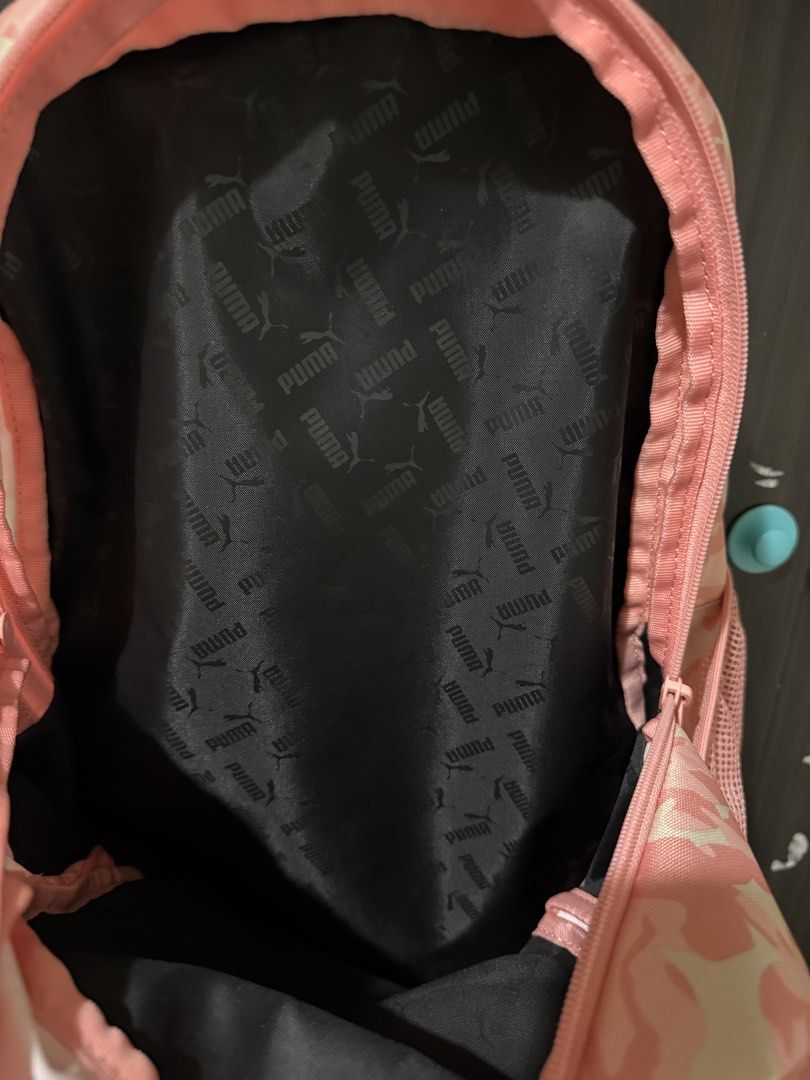 Puma backpack (Category: Backpacks) located in Singapore. Submitted by jaxnatan (Listing ID 1444638708, Image 3). Description: Too big for my gal to use! PM me if you are interested 🙏🏼.