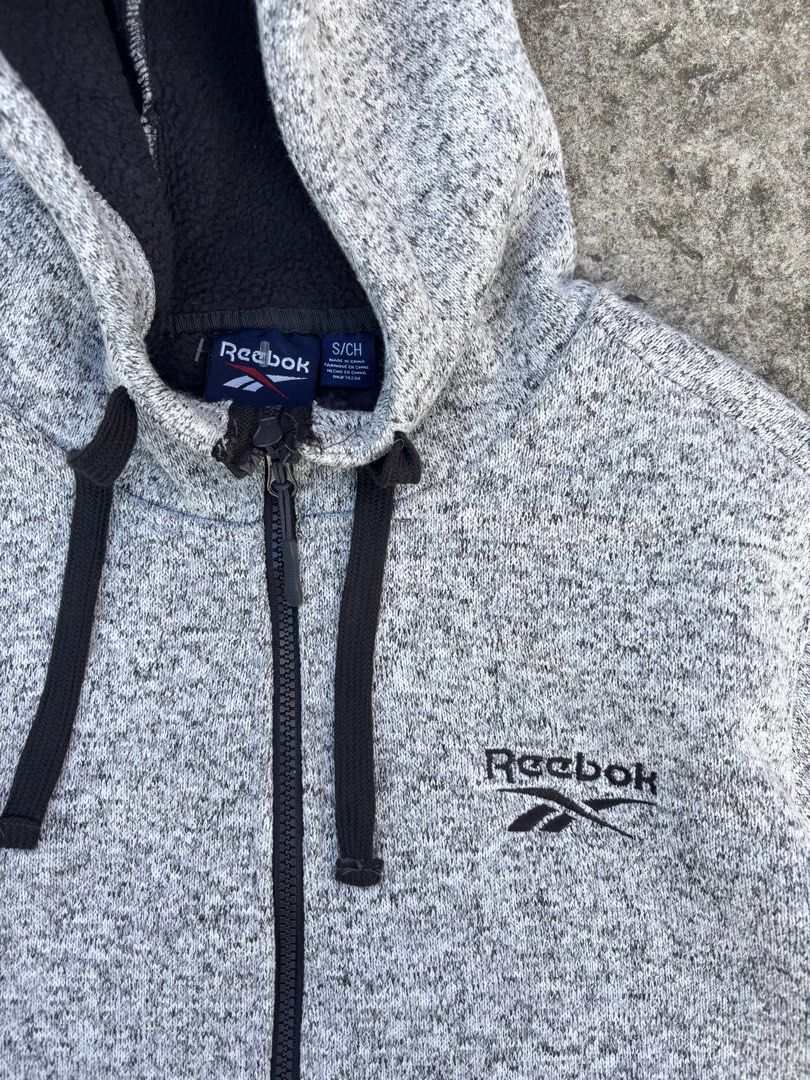 REEBOOK HOODIE (M-L) (Category: Coats, Jackets and Outerwear) located in Pasay City. Submitted by __handpickeddd (Listing ID 1444586607, Image 3). Description: REBOOK HOODIE (M-L) ✅Authentic 22’ Width 25’ Length 💰800 Pesos Only 📍Pasay ‼️Ship Nationwide via JnT ‼️Meetup 💰800 Pesos Only 📍Pasay ‼️Ship Nationwide via JnT ‼️Meetup .
