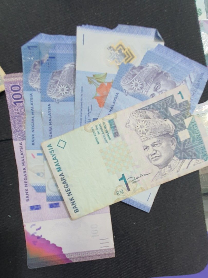 Ringgit mix (Category: Currency) located in Singapore. Submitted by mrmagic (Listing ID 1444588677, Image 4). Description: Mix all the conditions, got good notes with special note . some good notes with higher value . and only few pc 1 ringgit got tear , 1 -100 got colour stain . Face value $494 all sell $533 Only..