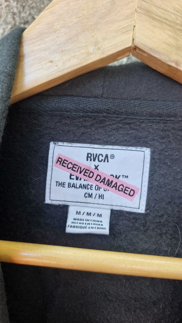RVCA Black Hoodie with Yellow Rabbit Graphic (Category: Coats, Jackets and Outerwear) located in Manila. Submitted by yuzthrift (Listing ID 1444570430, Image 3). Description: RVCA x EVAN MOCK HOODIE ‎ ‎Size : medium ‎Dimes : 21.5 x 28 ‎9.9/10 colorate ‎Issue : cut wash tag ( stitch) ‎ ‎350Php + shipping.