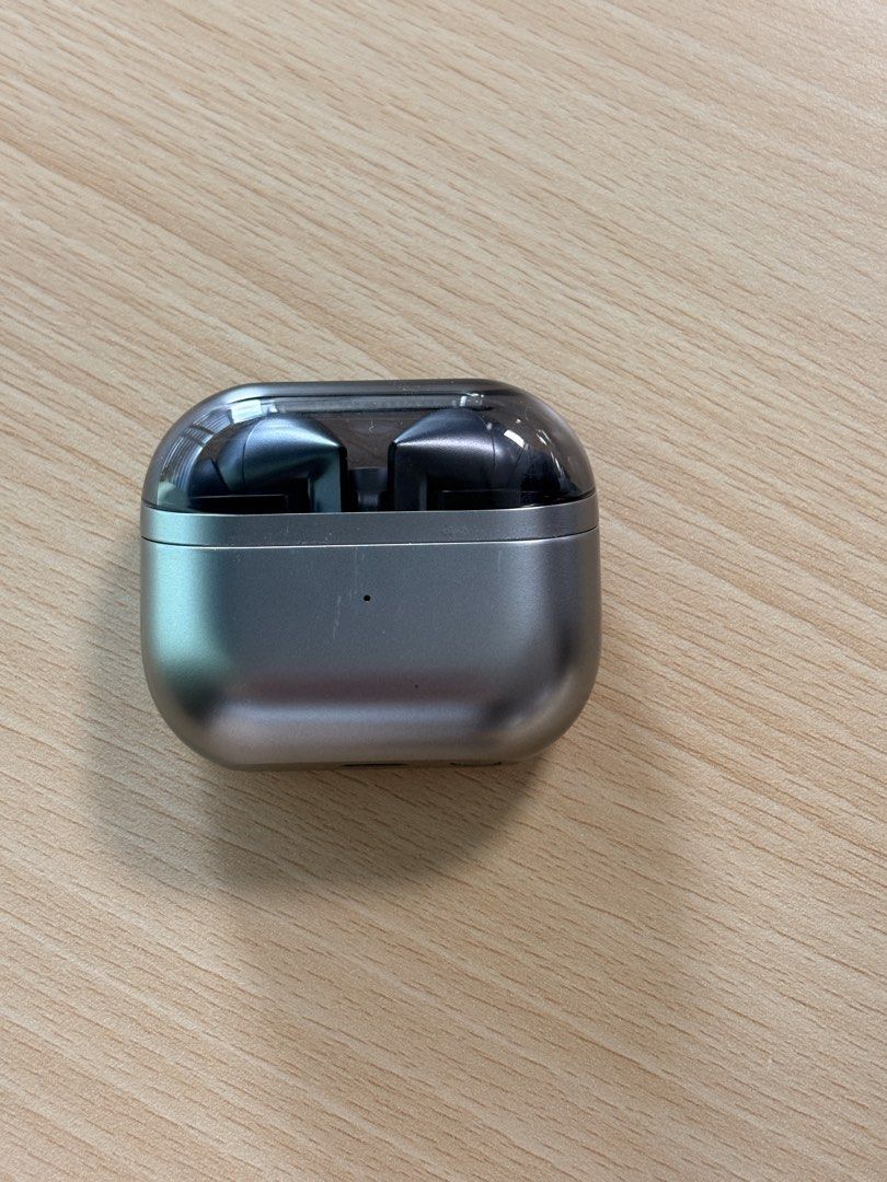 Samsung (Category: Earphones) located in Carmona. Submitted by sassybear26 (Listing ID 1444635223, Image 3). Description: Samsung Galaxy Buds3 Pro ✔ Original charging case ✔ Extra replacement ear tips (buds) ✔️ 2 original Caseology cases Condition: ✔ 100% functional ✔ No issues with audio, charging, or connectivity ✔ Well-kept and lightly used ✔ Clean and ready for its next owner RFS: Upgrading / Not frequently used Bought at Php 14,990.