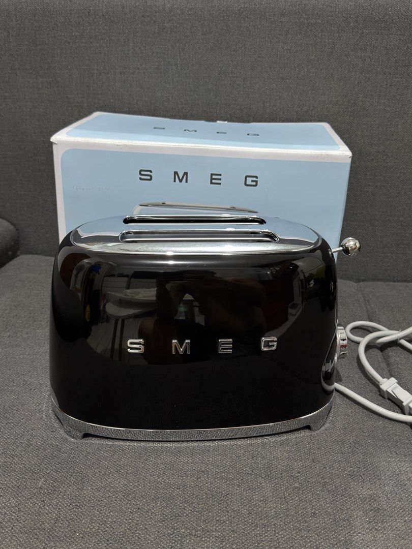 SMEG Toaster 2 Slice (Category: Breadmakers) located in Mandaluyong City. Submitted by sgi.dmi (Listing ID 1444658383, Image 1). Description: Complete Set! Box, Dust Bag, Manual and Toaster. Pwede sa maarte. Used once and naka display lang. Meet up: Mandaluyong Area .