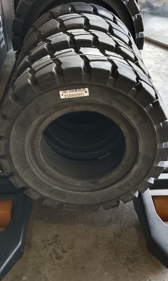 Solid tire (Category: Construction Tools & Equipment) located in Taguig. Submitted by oliverdunuan1320 (Listing ID 1444620047, Image 3). Description: forklift solid tire brand new all size available for forklift tire onhand pm for more details 09122518867.