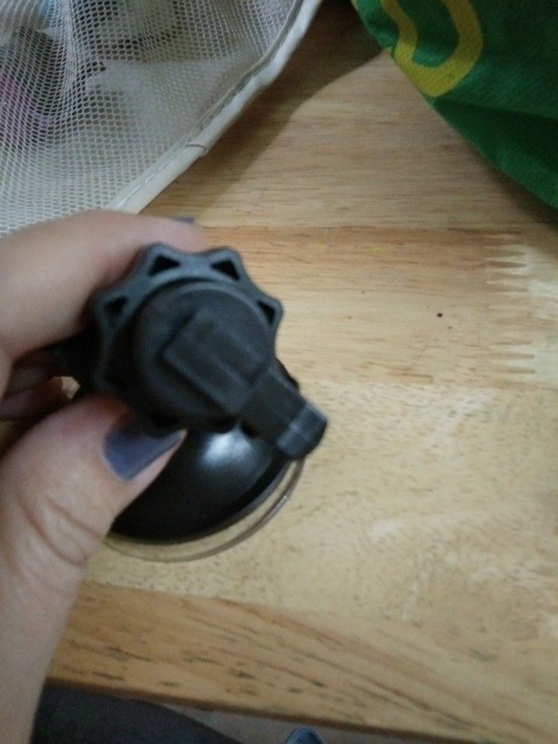 Sucker grip for gadget (Category: Mounts & Holders) located in Quezon City. Submitted by eidorableshop (Listing ID 1444497687, Image 3). Description: .