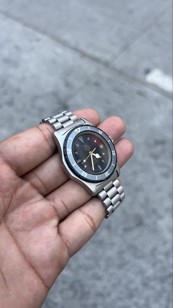 TAG Heuer 2000 Professional “Blue Caviar” Mens (Category: Luxury Watches) located in Caloocan City. Submitted by _alennchan (Listing ID 1444589551, Image 2). Description: TAG Heuer 2000 Professional “Blue Caviar” Mens - Ref. 972.606 - Condition: 9.8/10 - No issue/ Mint condition - Up to 8.5 Wrist Size - Case size approx 37mm - Rotating bezzel - Quartz Movement - Comes with replacement box - Money back if provenfake x10 Inclusions: Inner box, Oute