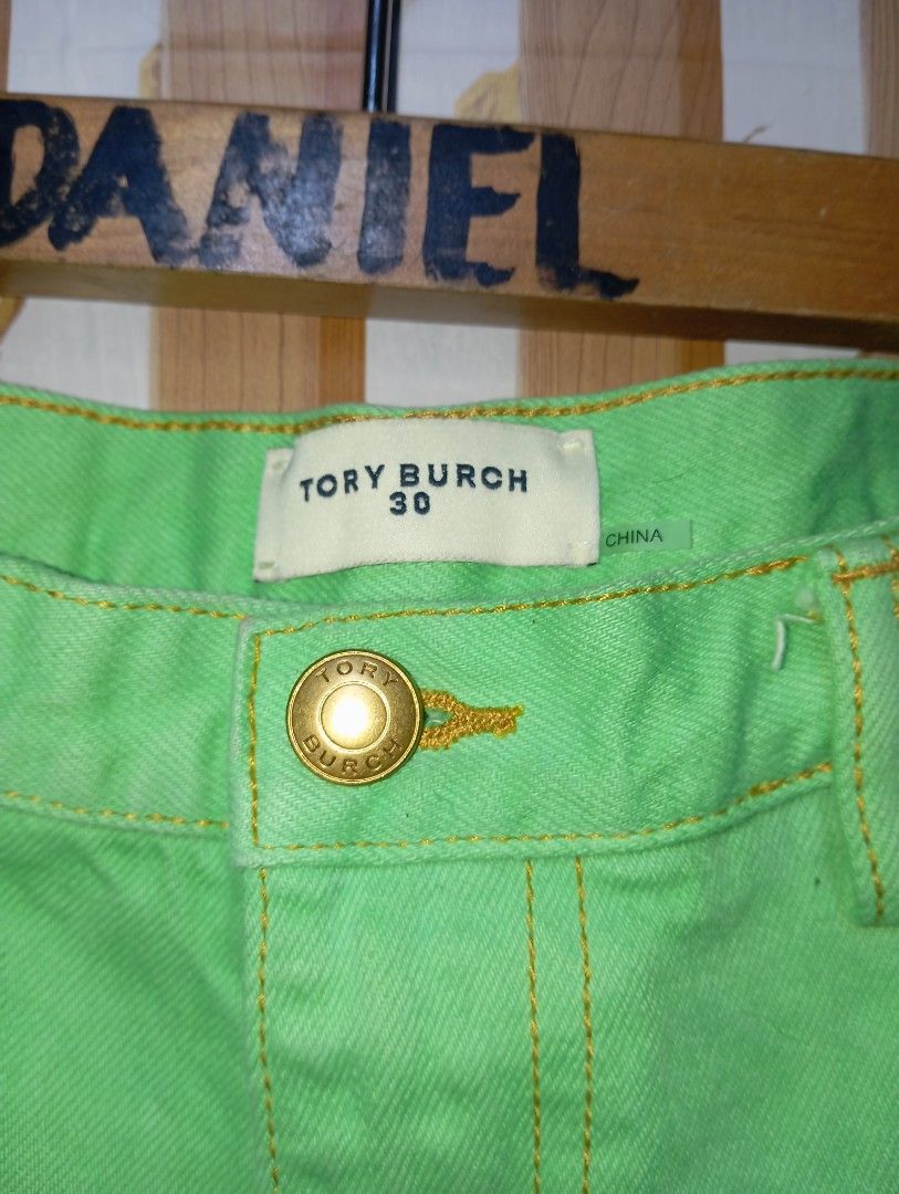 TORY BURCH SHORT (Category: Shorts) located in Monkayo. Submitted by danielcabusora (Listing ID 1444594248, Image 2). Description: TURY BURCH SHORT (COVERTED) W-32 L-21 AS NEW NO FLAWS.
